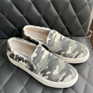 Steve Madden Slip On Camo Sneakers Size 8
